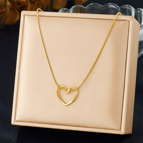 Wholesale Stainless Steel Heart Shape Snake Bone Chain Necklace Polished Electroplated For Women Fashion Style