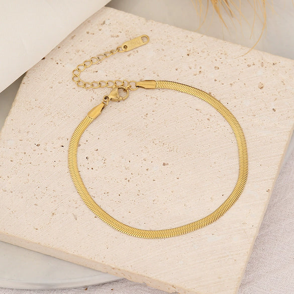 Wholesale Stainless Steel Heart Shaped Chain Bracelet With Personalized Design And Electroplating