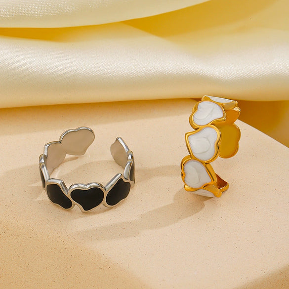Wholesale Stainless Steel Heart Shaped Electroplated Ring For Women Black And White Oil Dripping Style