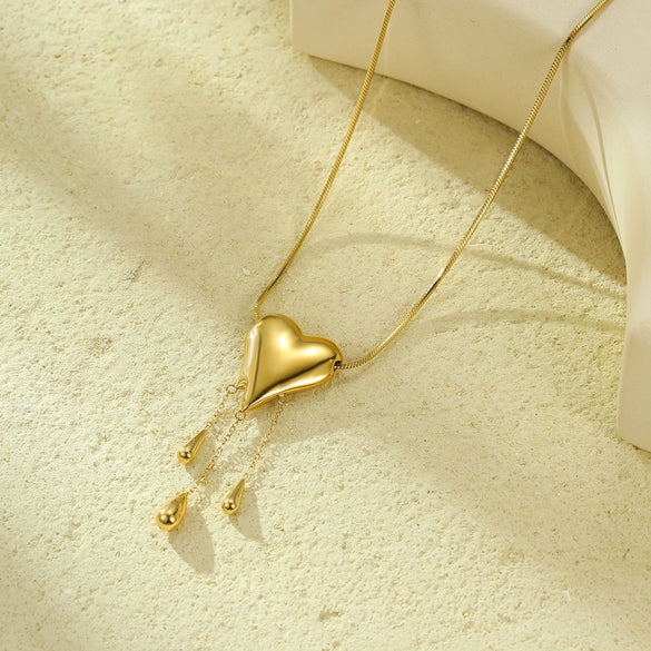 Wholesale Stainless Steel Heart Tassel Pendant Necklace With 18K Vacuum Electroplated Chain For Women