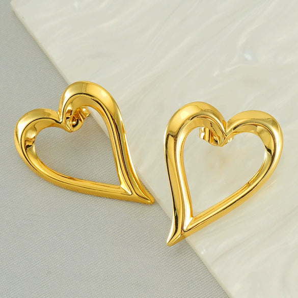 Wholesale Stainless Steel Heartshaped Electroplated Fashion Retro Women's Earrings