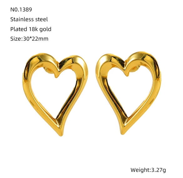 Wholesale Stainless Steel Heartshaped Electroplated Fashion Retro Women's Earrings