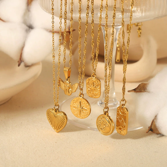 Wholesale Stainless Steel Heartshaped Geometric Texture Pendant Necklace With Electroplating For Women