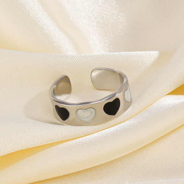 Wholesale Stainless Steel Heartshaped Love Ring Gold Plated For Women With Black And White Oil Dropping Pattern