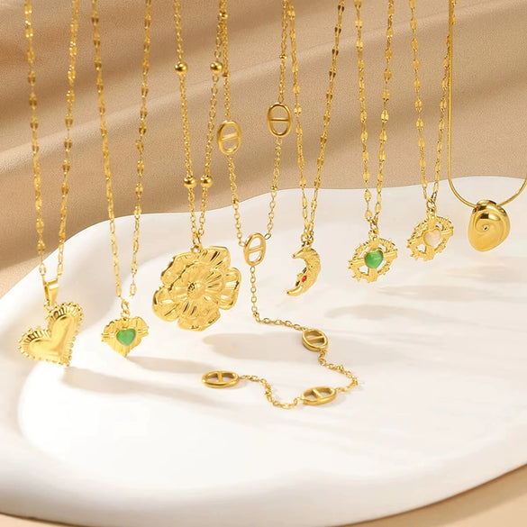 Wholesale Stainless Steel Heartshaped Zircon Pendant Necklace With Electroplating For Women Light Luxury Style