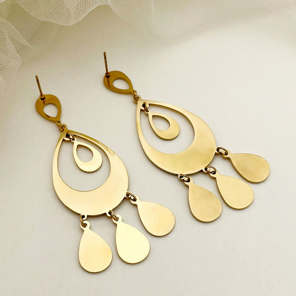 Wholesale Stainless Steel Hollow Dropshaped Electroplated French Retro Earrings