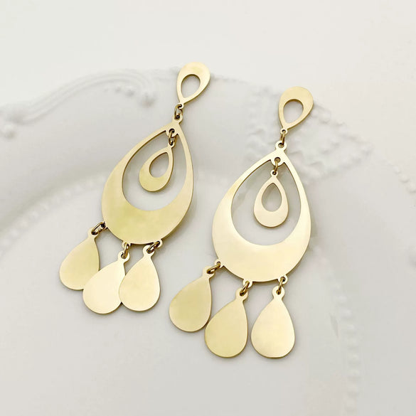 Wholesale Stainless Steel Hollow Dropshaped Electroplated French Retro Earrings