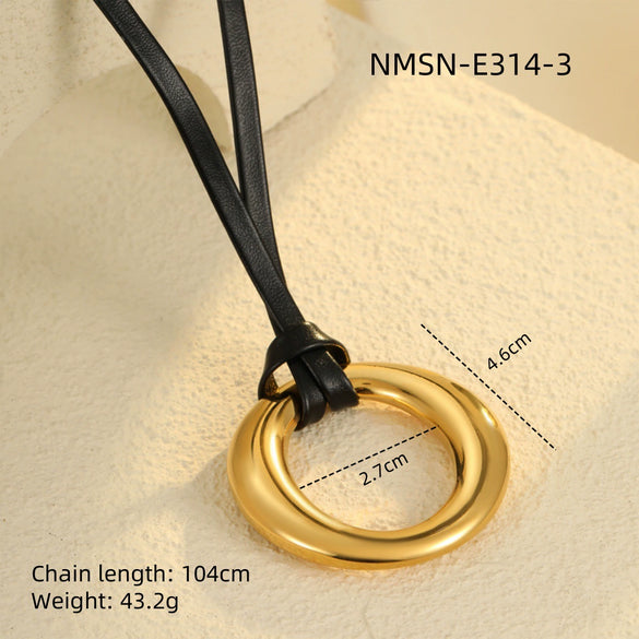 Wholesale Stainless Steel Hollow Love Pendant Clavicle Chain Electroplated Fashion Design For Women