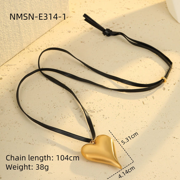 Wholesale Stainless Steel Hollow Love Pendant Clavicle Chain Electroplated Fashion Design For Women