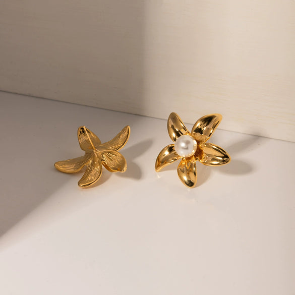 Wholesale Stainless Steel Inlaid Pearl Flower Earrings Jewelry With Electroplating And Ins Style