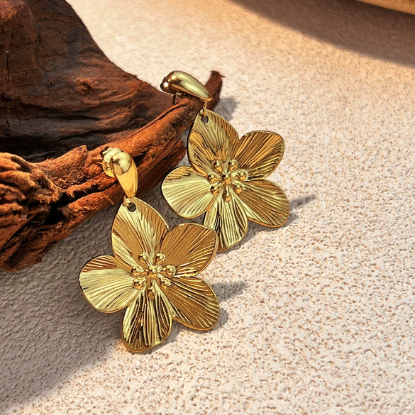 Wholesale Stainless Steel Jewelry With Petal Shape Retro Animal Pattern Electroplating For Women