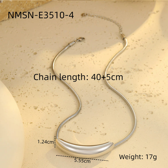 Wholesale Stainless Steel 18K Electroplated Geometric Heart Star Snake Bone Pendant Clavicle Necklace For Women Light Luxury Niche Design