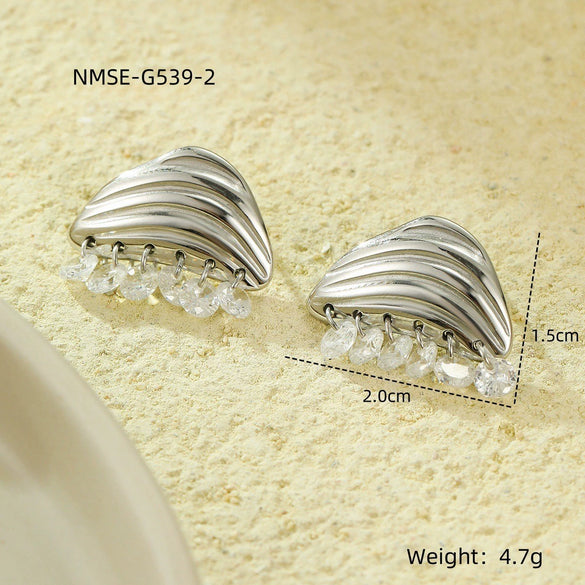 Wholesale Stainless Steel 18K Gold Electroplated Geometric Heartshaped Earrings For Women