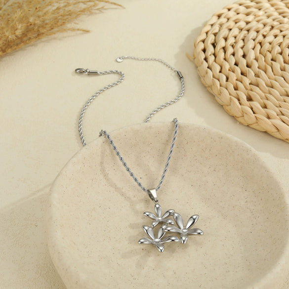 Wholesale Stainless Steel 18K Gold Electroplated Geometric Threedimensional Hollow Flower Pendant Necklace For Women