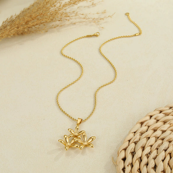 Wholesale Stainless Steel 18K Gold Electroplated Geometric Threedimensional Hollow Flower Pendant Necklace For Women