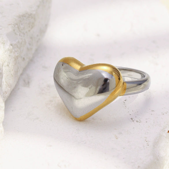 Wholesale Stainless Steel 18K Gold Plated Flat Heart Ring For Women With Geometric Light Luxury Style