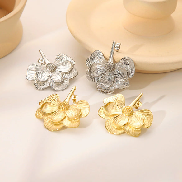 Wholesale Stainless Steel 18K Gold Plated Flower Elegant Retro Earrings For Women Electroplated