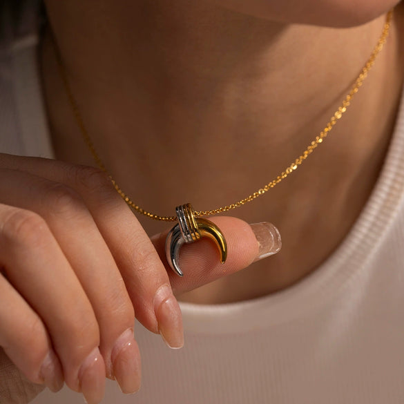 Wholesale Stainless Steel 18K Gold Plated Geometric Moon Pendant Neck Jewelry For Women