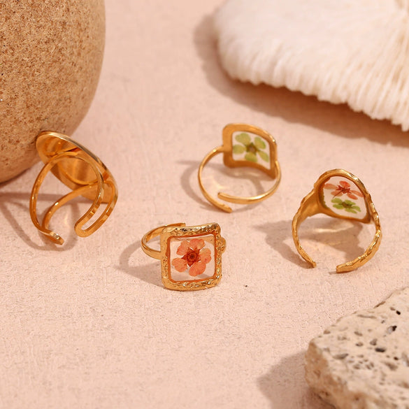 Wholesale Stainless Steel 18K Gold Plated Retro Temperament Geometric Pattern Open Flower Women's Bracelet