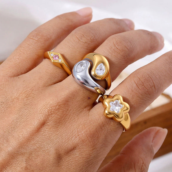 Wholesale Stainless Steel 18K Gold Plated Ring With Cast Water Drop Zircon And Geometric Diamond Shape Retro Design Jewelry