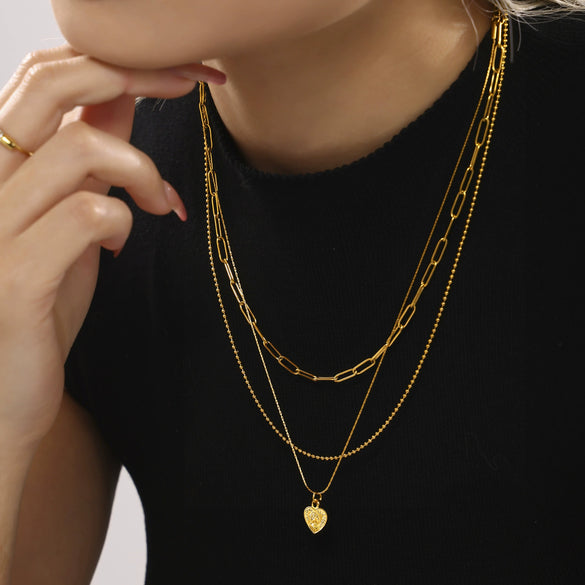 Wholesale Stainless Steel 18K Gold Plated S Chain Love Pendant Necklace With Geometric Design For Women Light Luxury Style