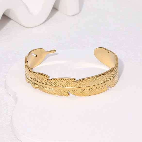 Wholesale Stainless Steel 18K Goldplated Leaf Design Open Bracelet Simple Style Accessories