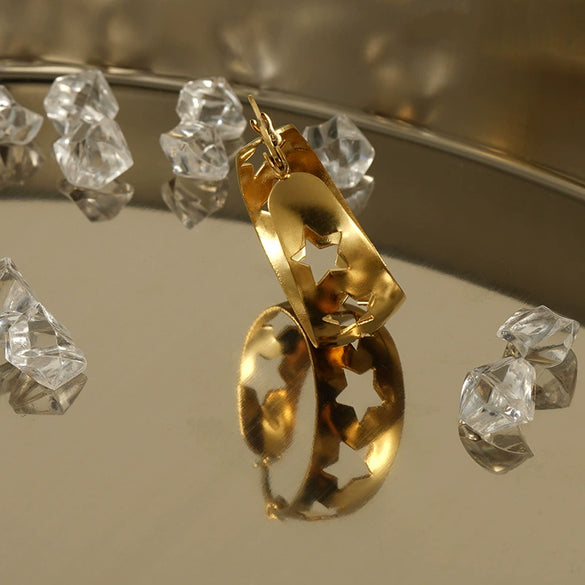 Wholesale 316L Stainless Steel 18K Star Hollow Retro Earrings For Women With Electroplating