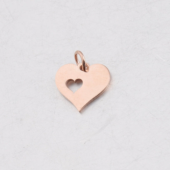 Wholesale Stainless Steel Love Heart Pendant Jewelry Accessories With Polishing Treatment And Smooth Pattern