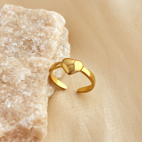 Wholesale Stainless Steel Love Ring With Heart Shape Natural Style Electroplated 18K Gold