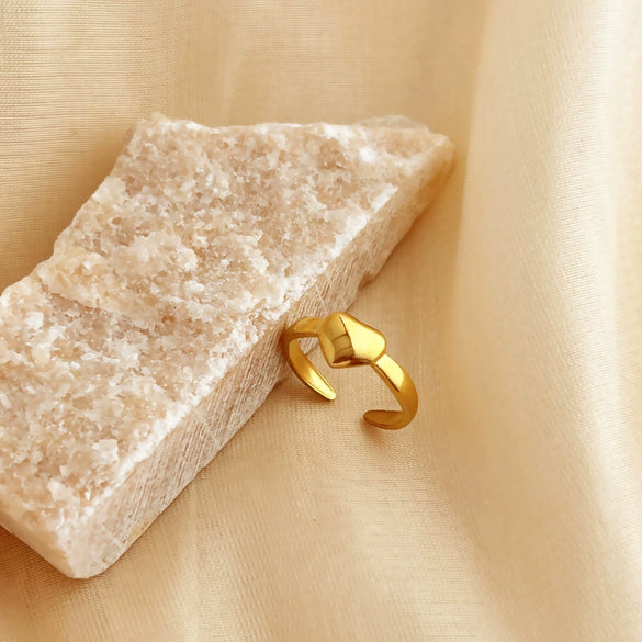 Wholesale Stainless Steel Love Ring With Heart Shape Natural Style Electroplated 18K Gold