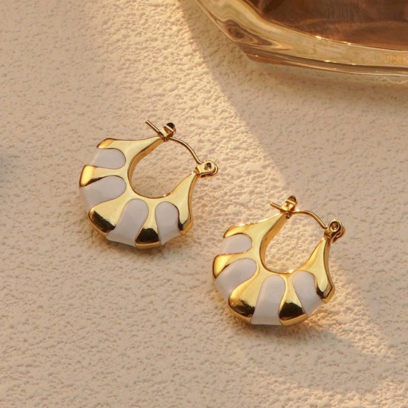 Wholesale Stainless Steel Middle Ancient Style Geometric Ushape Dripping Oil Women's Earrings