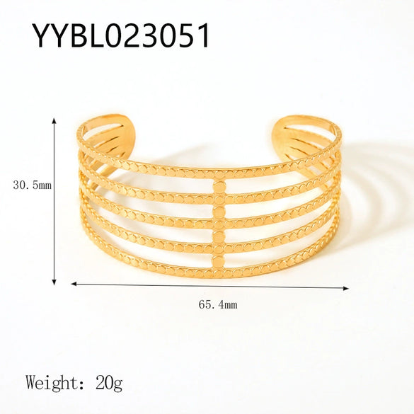 Wholesale Stainless Steel Open Bracelet With Retro Style 18K Gold Plated Vacuum Real Gold Electroplating In Pvd Furnace And Plant Flowers Pattern