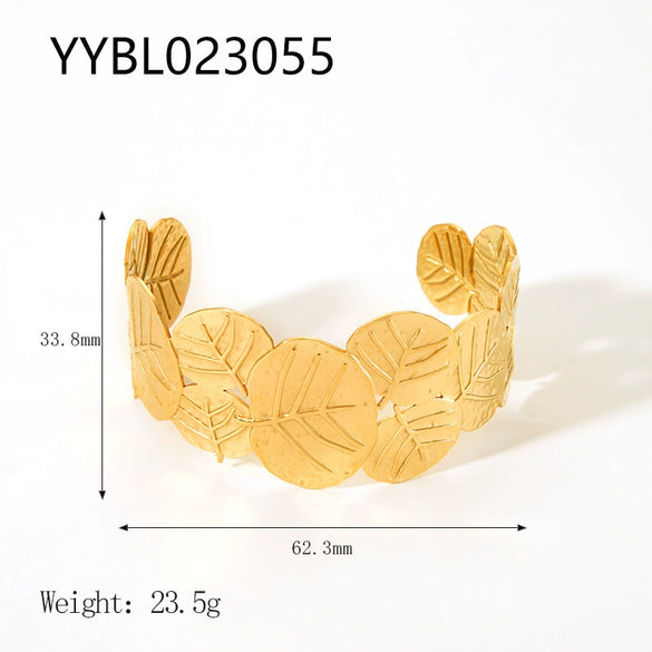 Wholesale Stainless Steel Open Bracelet With Retro Style 18K Gold Plated Vacuum Real Gold Electroplating In Pvd Furnace And Plant Flowers Pattern