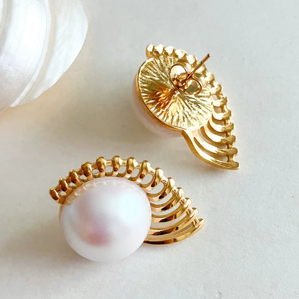 Wholesale Stainless Steel Pearl Geometric Retro Elegant Oversized Hollow Scallop Open Ring Set Earrings With Electroplating