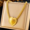 Wholesale Stainless Steel Pendant Necklace For Women Fashion Retro Gold Plated Heart Shape Striped Mesh Chain