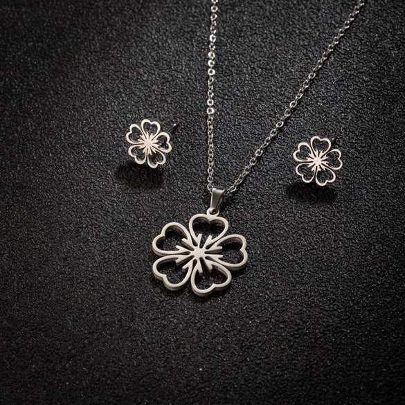Wholesale Stainless Steel Plant Flower Palm Leaf Pendant Earrings Three Piece Set With Electroplating For Women Autumn And Winter 2024