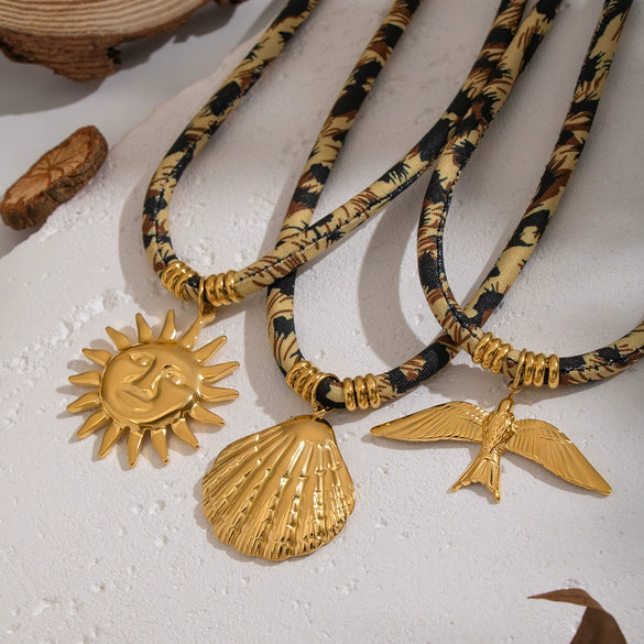 Wholesale Stainless Steel Pvd Furnace Vacuum Real Gold Plated Scarf Necklace Pendant With Heart Geometric Animal Zodiac Shapes For Women