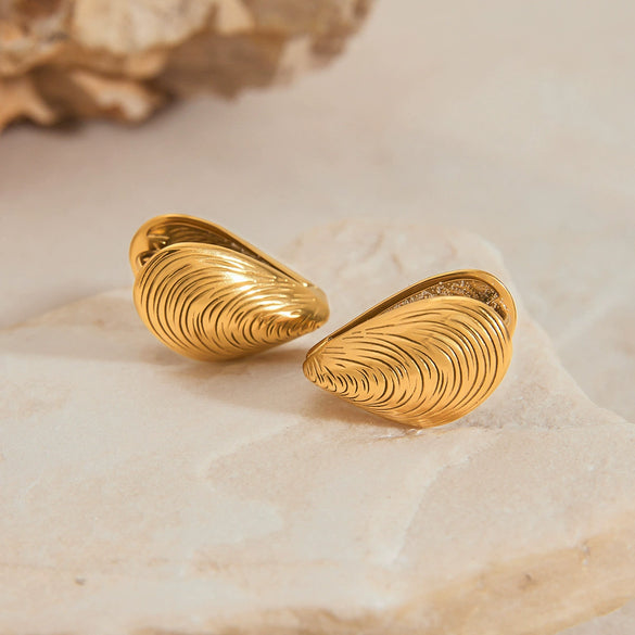 Wholesale Stainless Steel Retro Geometric Clam Shell Earrings Electroplated Nonfading Jewelry