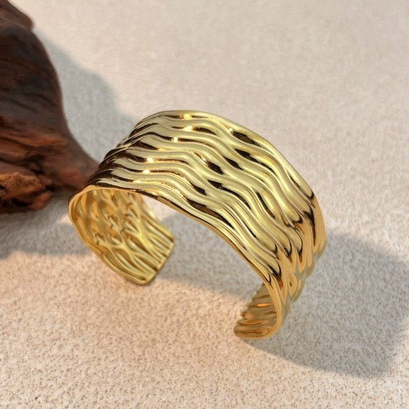 Wholesale Stainless Steel Retro Geometric Cshaped Open Bracelet For Women With Electroplating