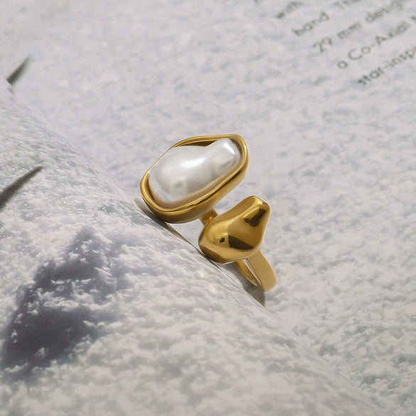 Wholesale Stainless Steel Ring For Women With Geometric Design And Electroplating Treatment