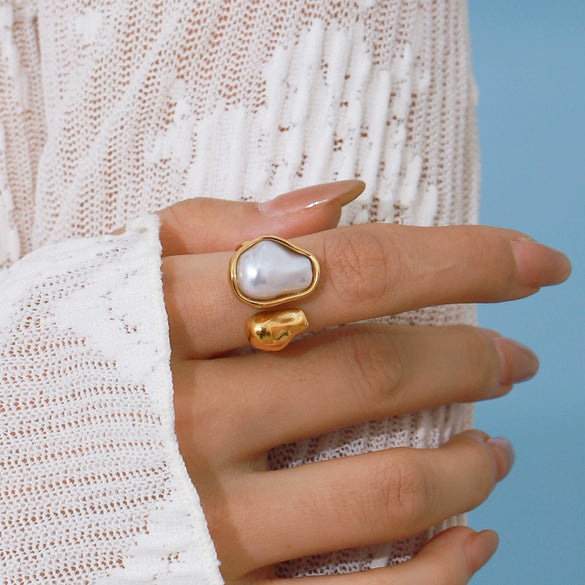 Wholesale Stainless Steel Ring For Women With Geometric Design And Electroplating Treatment
