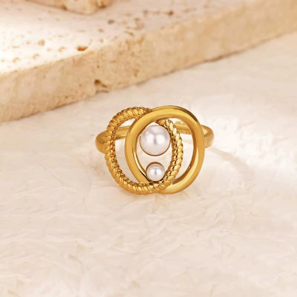 Wholesale Stainless Steel Ring For Women With Green Zircon Electroplated In Exaggerated Retro Style And Wave Pattern