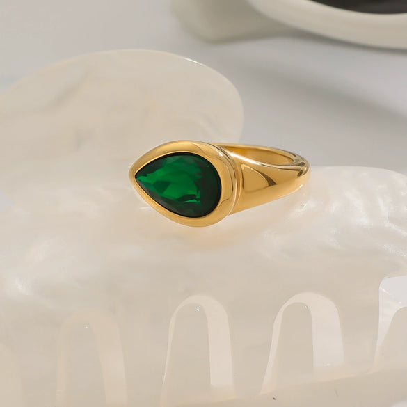 Wholesale Stainless Steel Ring Inlaid With Zirconium Electroplated 18K Gold Simple Snake Design For Women