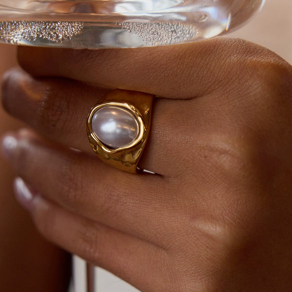 Wholesale Stainless Steel Ring With Pearl Hammered Texture Geometric Pattern 18K Gold Electroplated For Women
