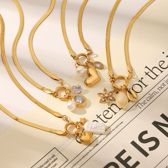 Wholesale Stainless Steel Snake Chain Necklace With Heartshaped Pendant And Pvd Vacuum Plating Inlay For Women