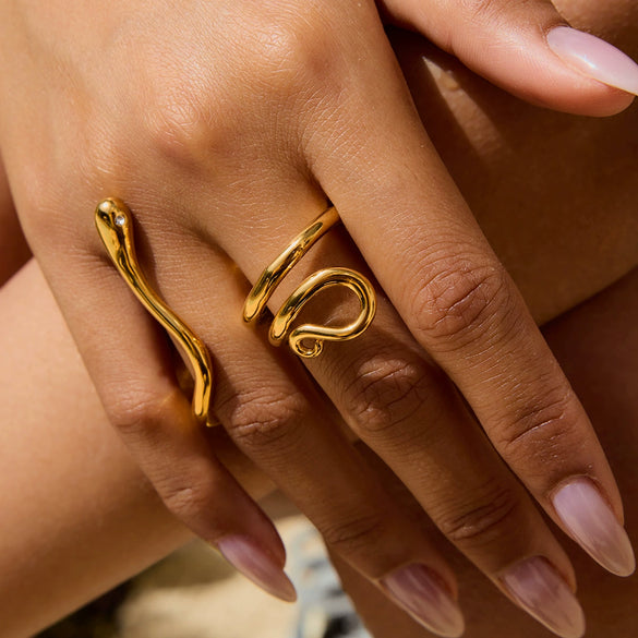 Wholesale Stainless Steel Snake Shaped Finger Ring With White Zirconium Eyes Electroplated Jewelry Geometric And Animal Style