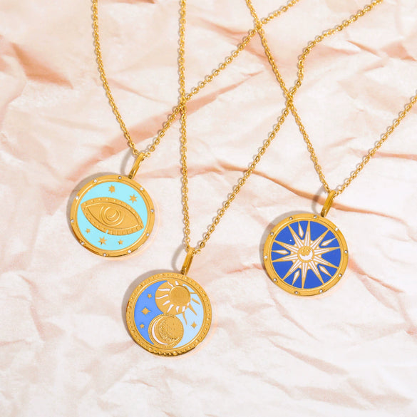 Wholesale Stainless Steel Tarot Card Round Pendant Necklace With Real Gold Plated Color Preserving Retro Style Electroplating Treatment