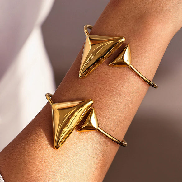 Wholesale Stainless Steel Triangle Opening Bracelet Accessories Simple Geometric Style 18K Gold Plated