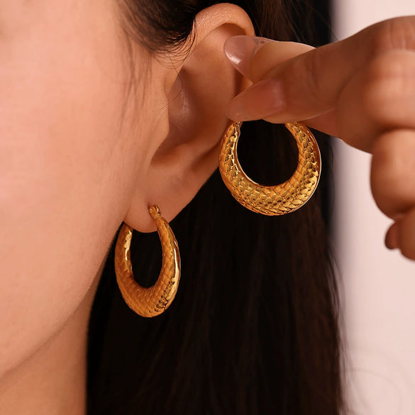Wholesale 316L Stainless Steel Ushaped Geometric Light Luxury Earrings Electroplated With Gold
