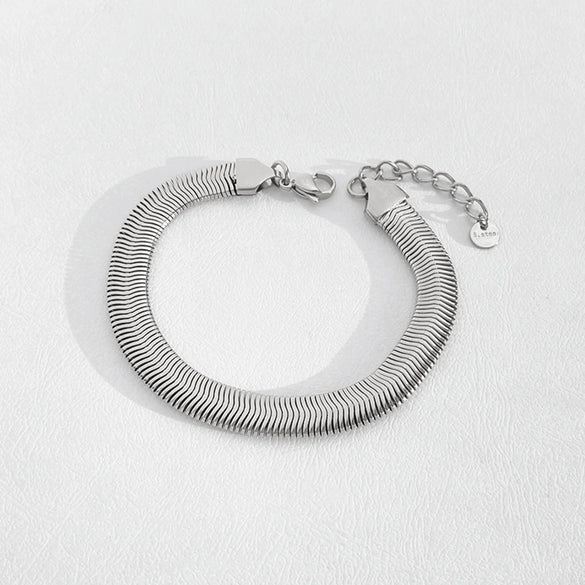 Wholesale Stainless Steel Wide Surface Bracelet With Geometric Pattern In Simple Style Pvd Vacuum Furnace Electroplated For Women